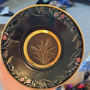 Elegant Black and Gold Decorative Plate